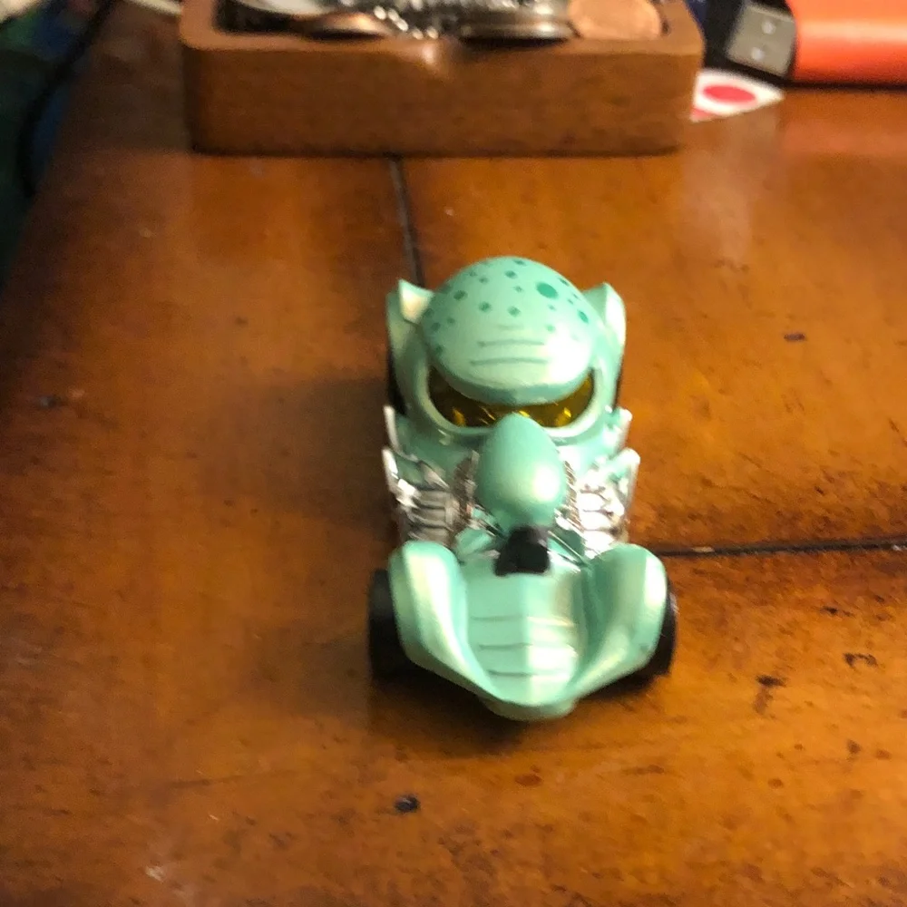 Mint Green Reptile-Themed Pet Accessory Toy